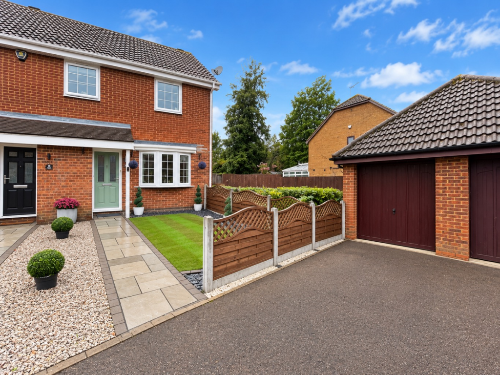 Main image of property: The Dell, Luton, Bedfordshire, LU2 8SX