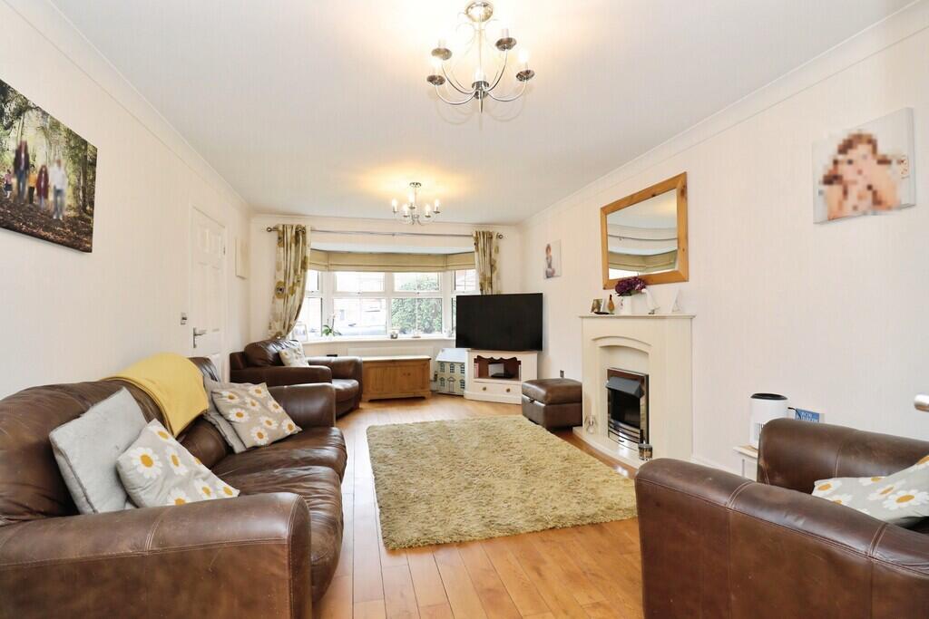 House in Lincoln - View 5