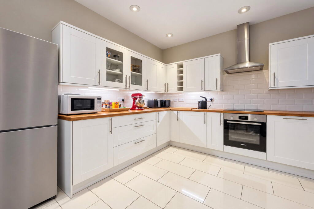 Apartment in Royal Tunbridge Wells, Royal Wells Park, St James - View 3