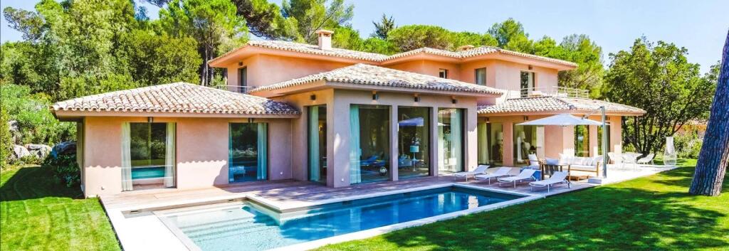 Main image of property: Provence-Alps-Cote d`Azur, Var, St-Tropez