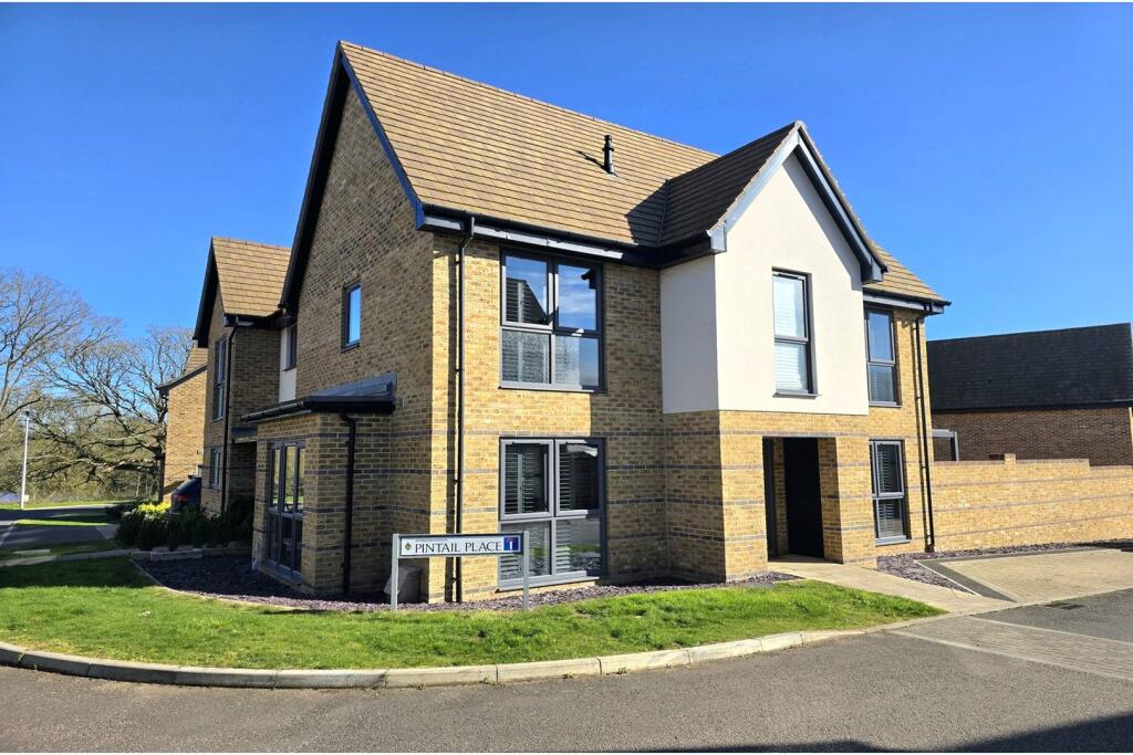 Main image of property: Pintail Place, Reading, RG2