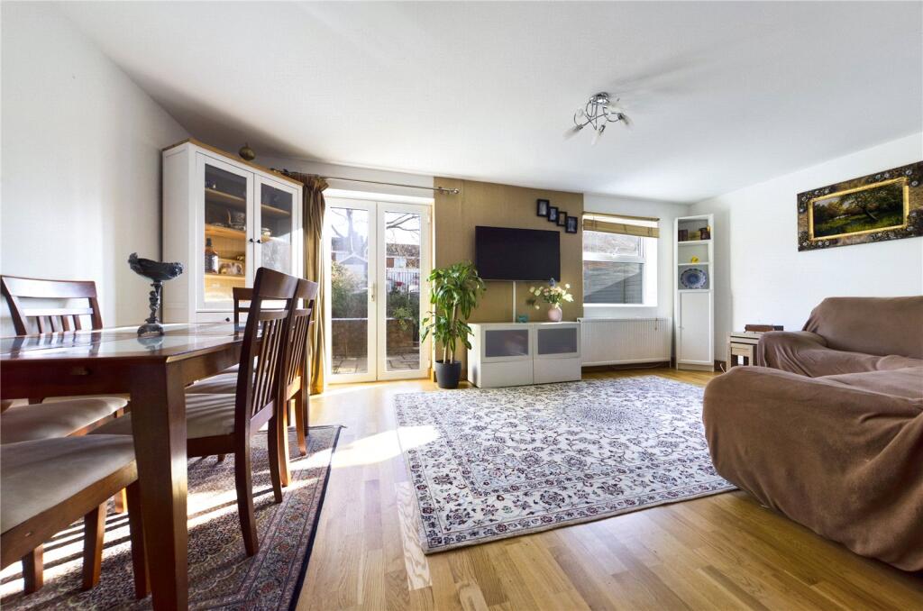 House in Reading, Dee Park - View 2