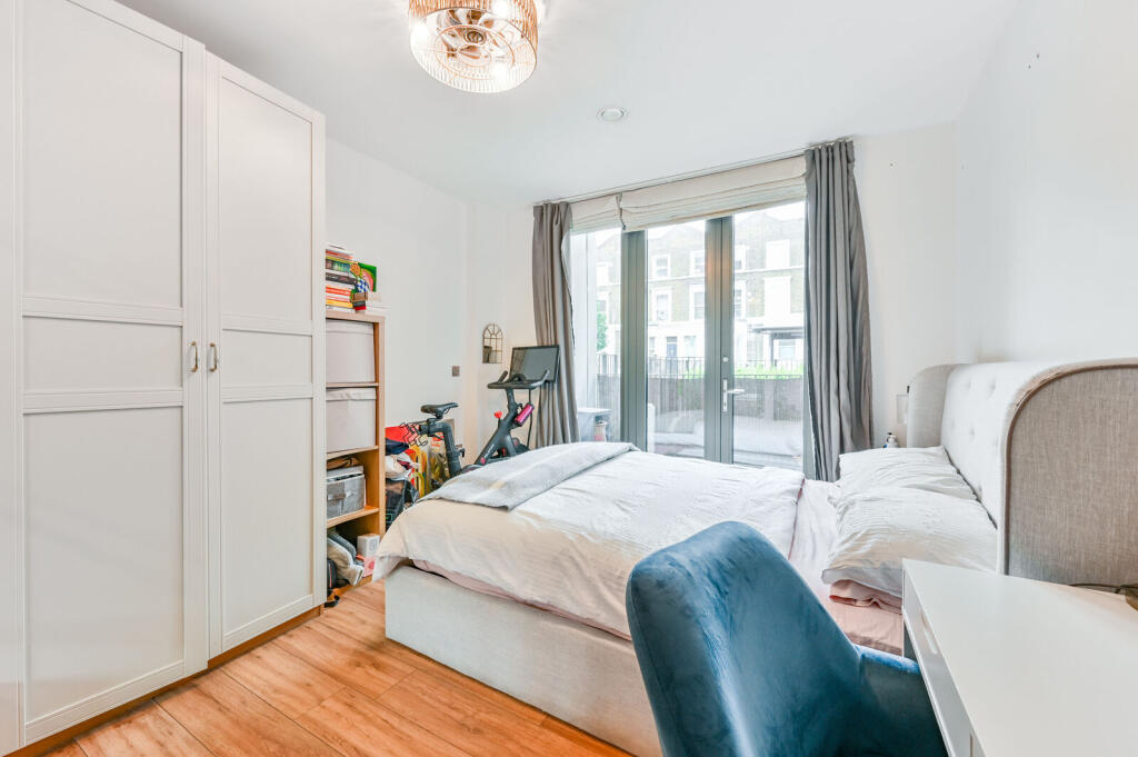 Apartment in London - View 5