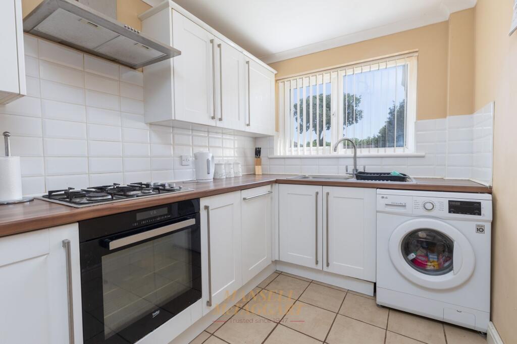 House in Crawley, Tilgate - More