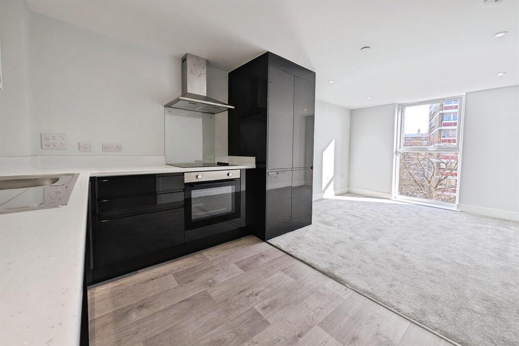 Main image of property: Clarendon Apartments, SO14