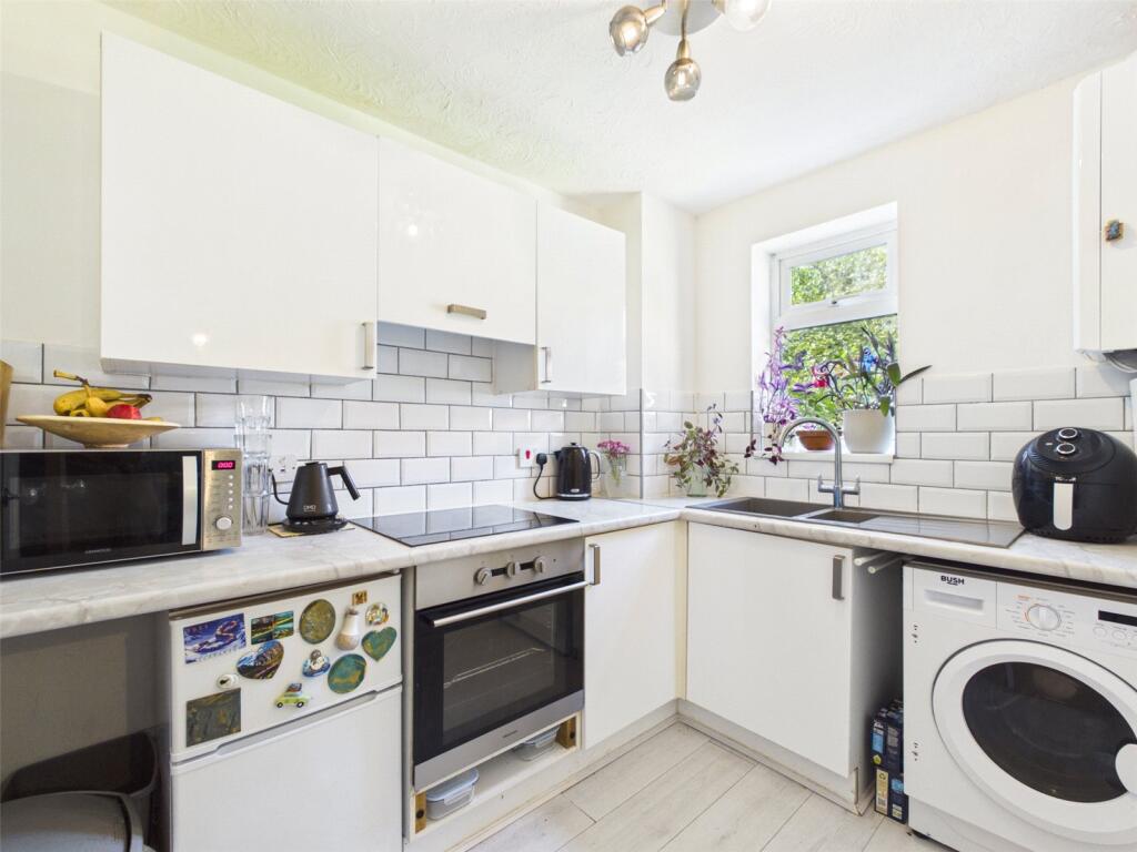 House in Kettering, Brambleside - View 3