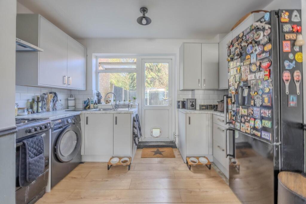 Apartment in Southend-on-Sea - More