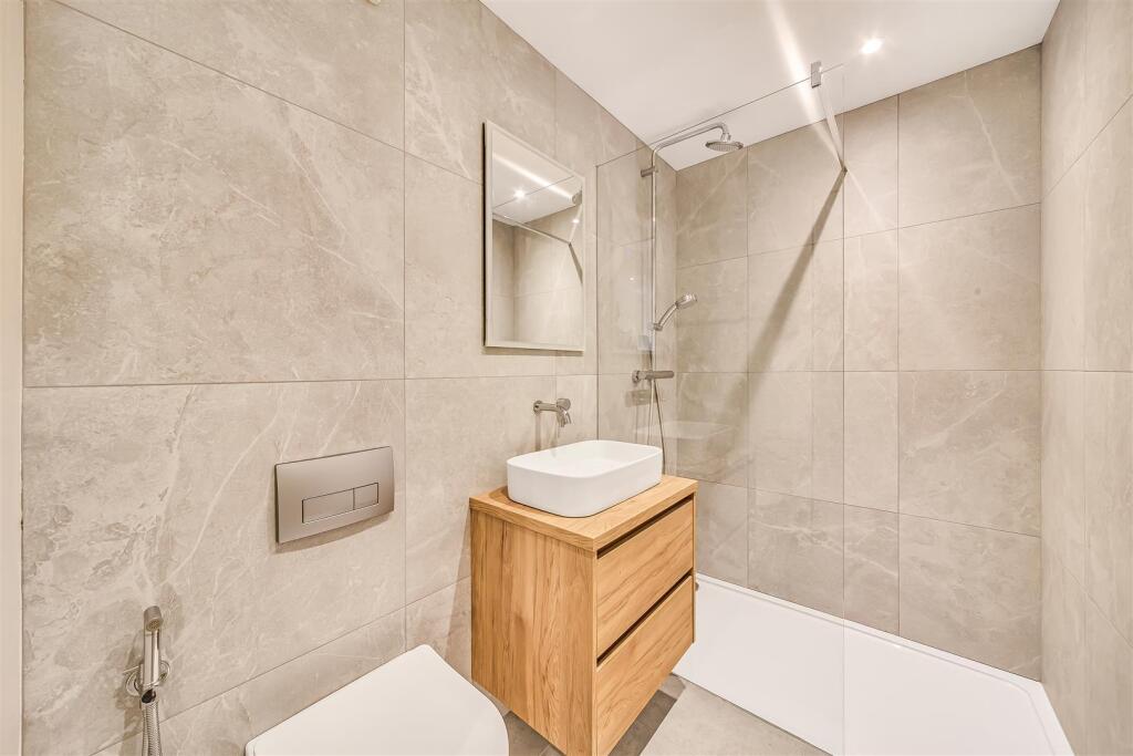 Apartment in London - More