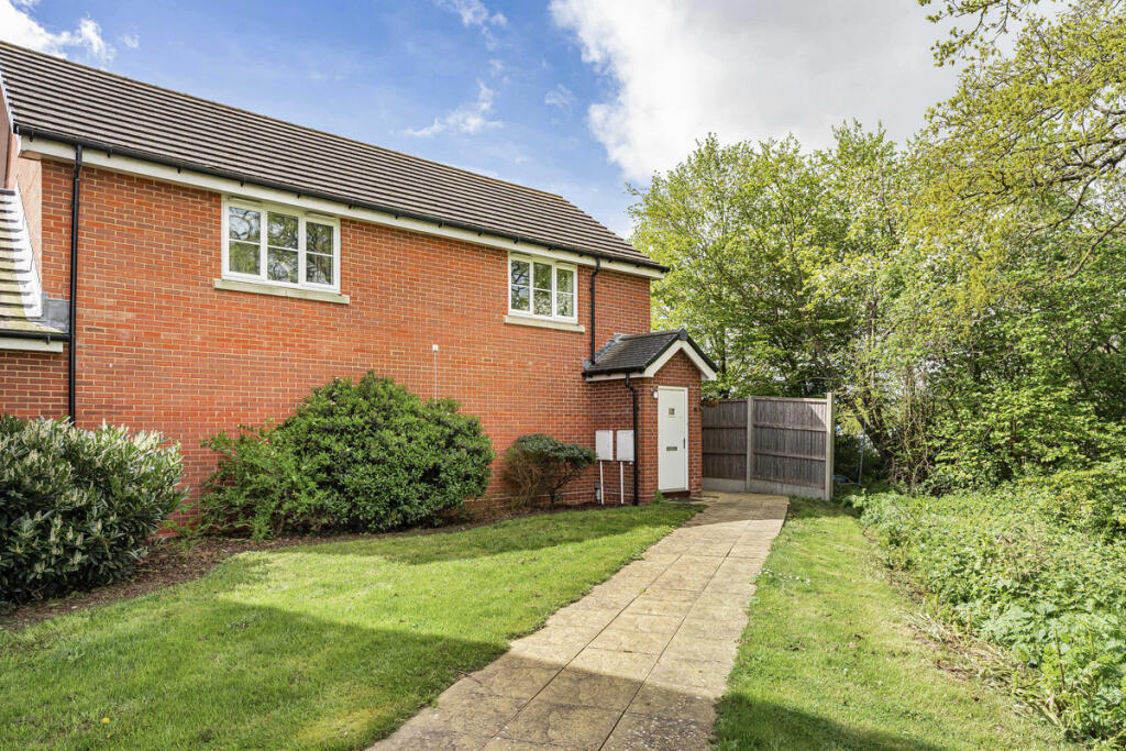 Main image of property: Oakend Lea, Didcot, OX11