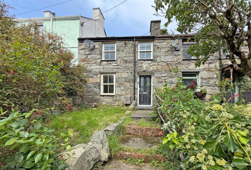 2-bed terraced on Bryn Derwen Terrace, Talysarn, Caernarfon, Gwynedd, LL54, £130,000