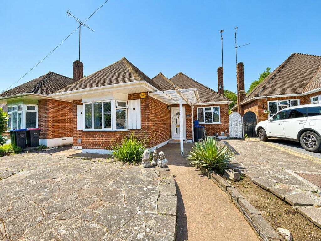 Main image of property: Victoria Avenue, Southend-On-Sea, Essex