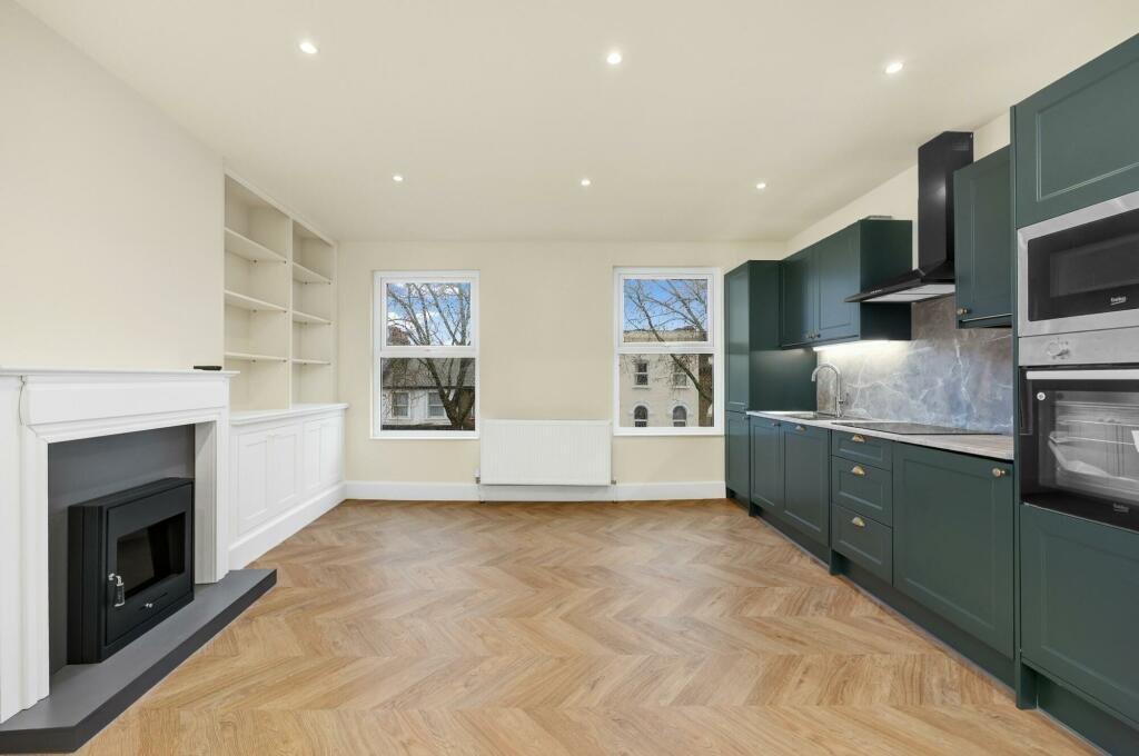 Apartment in London, Canning Town - More