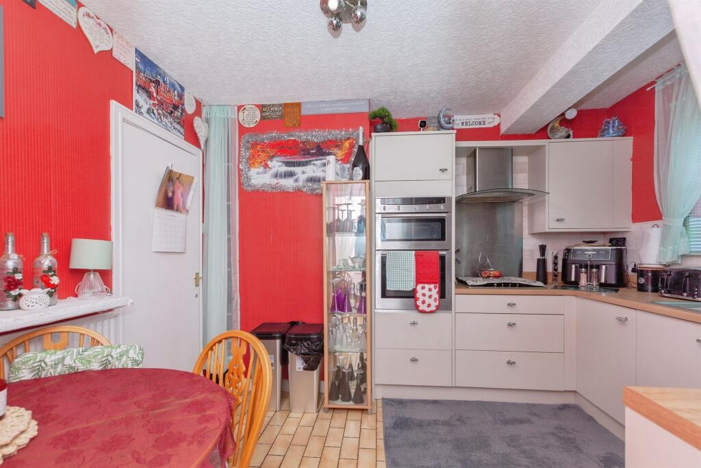 House in Hinckley and Bosworth, Lash Hill, Hinckley - View 4