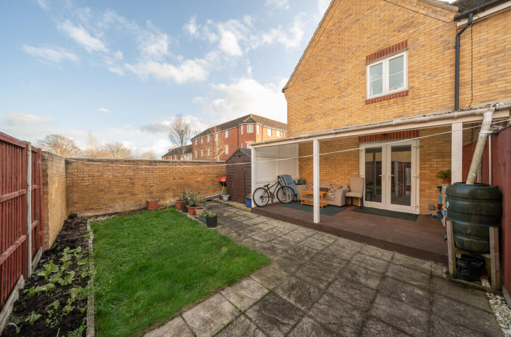 Horsham Road, Park South, Swindon, SN3 photo 3