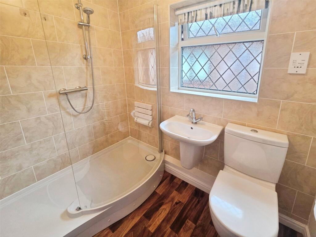 House in Chester, Ellesmere Port - More