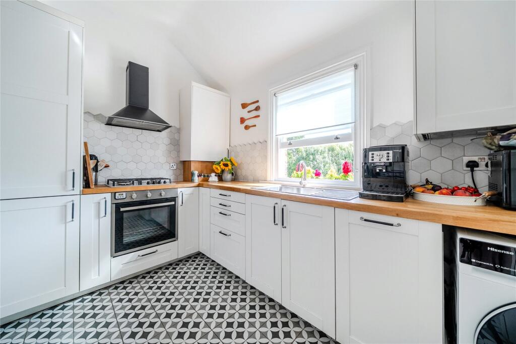 Apartment in London - View 5