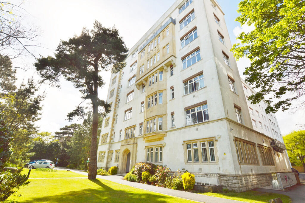2-bed flat on Bath Road, Bournemouth, Dorset, BH1, £209,500