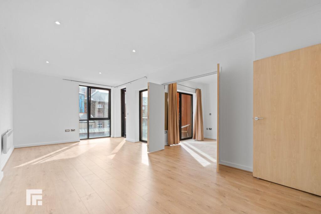 Apartment in Cardiff, Castle - View 3