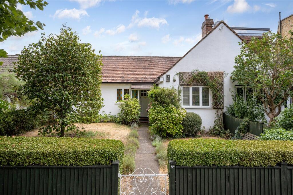 Main image of property: North Road, Kew, Surrey, TW9