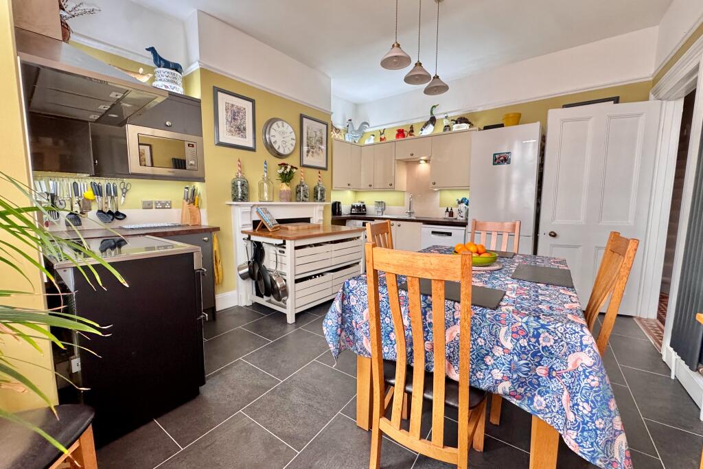 14 Park Road, Swanage photo 4