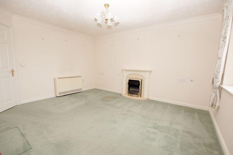 Robinson Court, Lee-On-The-Solent, PO13 - View 4