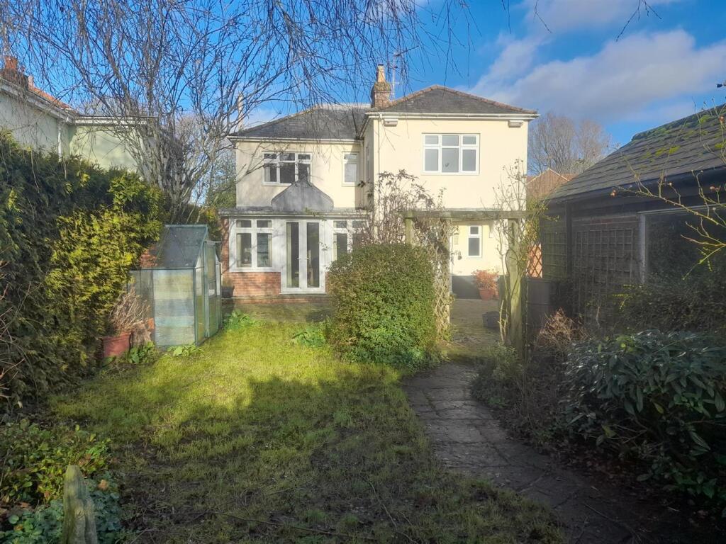 Main image of property: High Street, Stockbridge