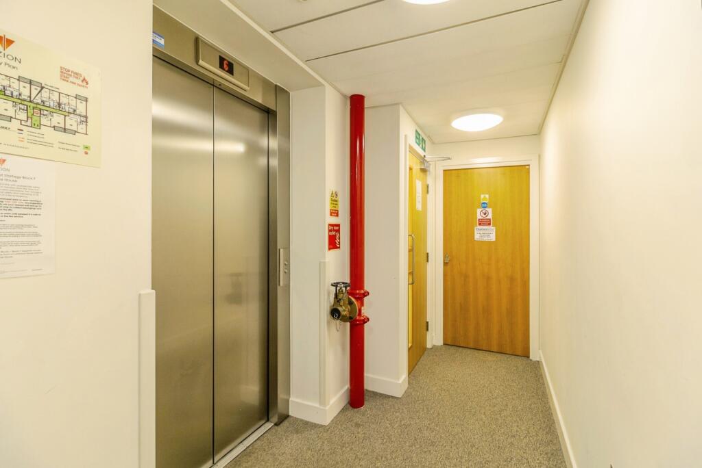 Apartment in Milton Keynes, Central Milton Keynes - View 5
