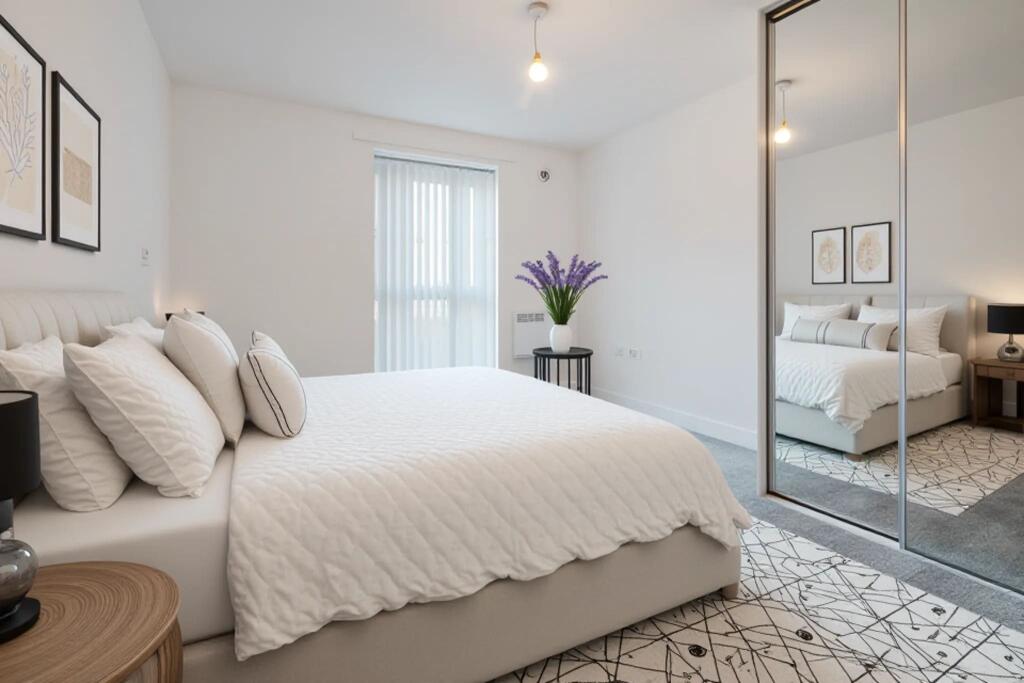 Apartment in Manchester - View 5