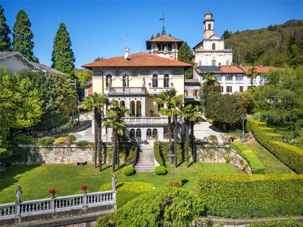 Main image of property: Via Cacciatori delle Alpi, Marchirolo, Varese, Lombardia
