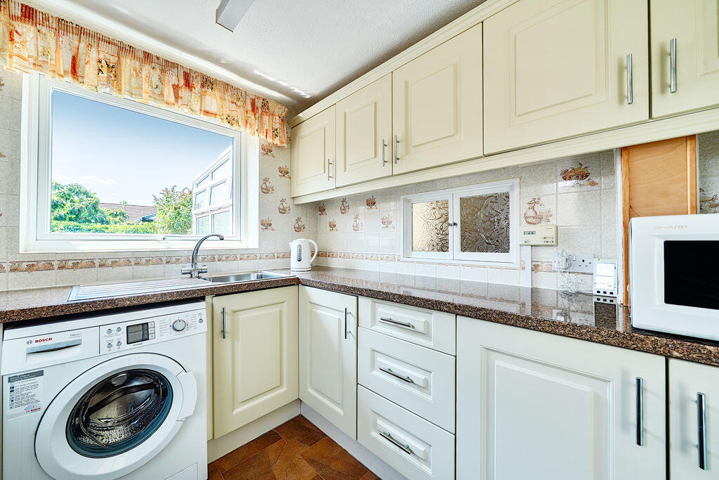 87, Barn Meads Road, Wellington photo 4