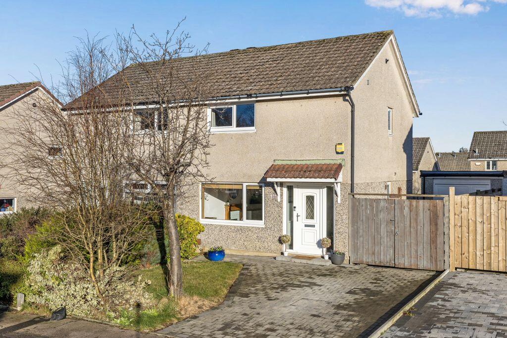 Main image of property: 135 Baberton Mains Drive, Baberton, Edinburgh, EH14 3EA