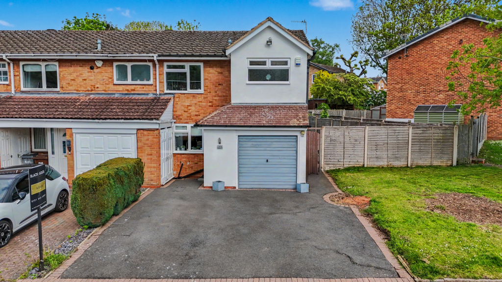 Main image of property: Banbrook Close, Solihull, B92 9NF
