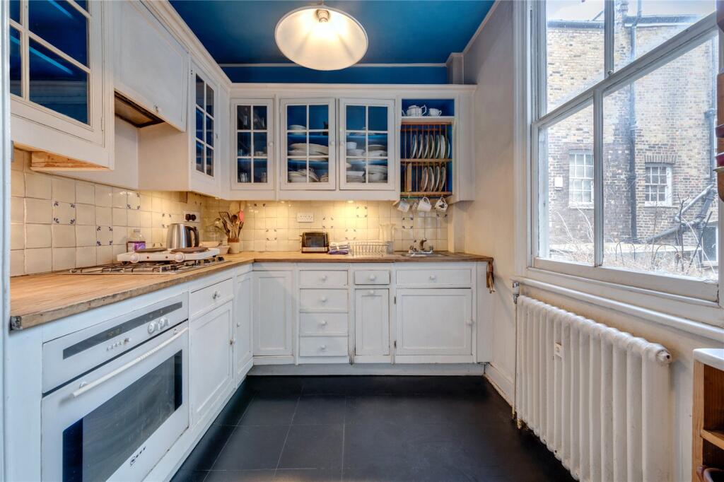 House in London, St Giles, Fitzrovia - More