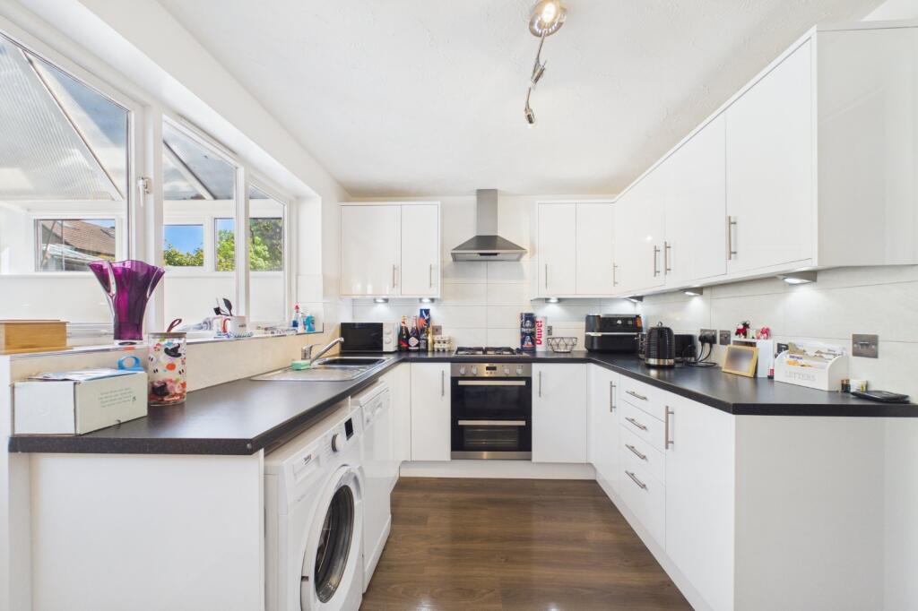 Howell Close, Warfield, Berkshire, RG42 - View 4