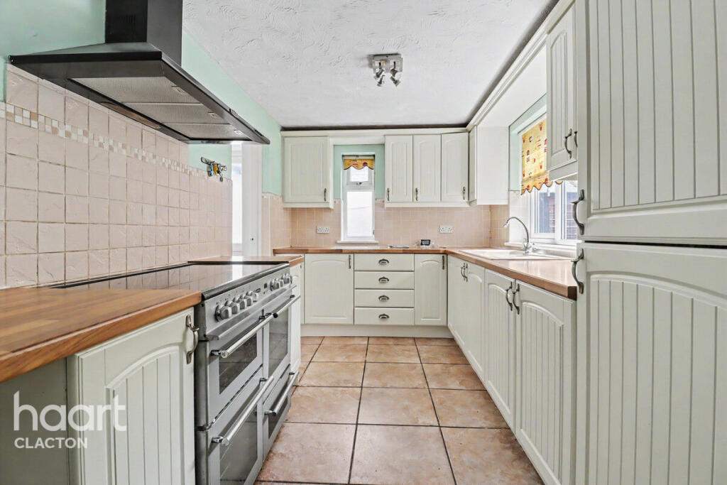 House in Walton-on-the-Naze, Frinton and Walton - View 3
