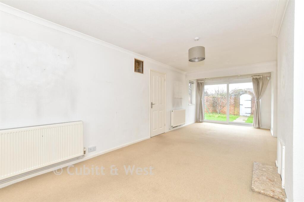 Main image of property: Havant Farm Close, Havant, Hampshire