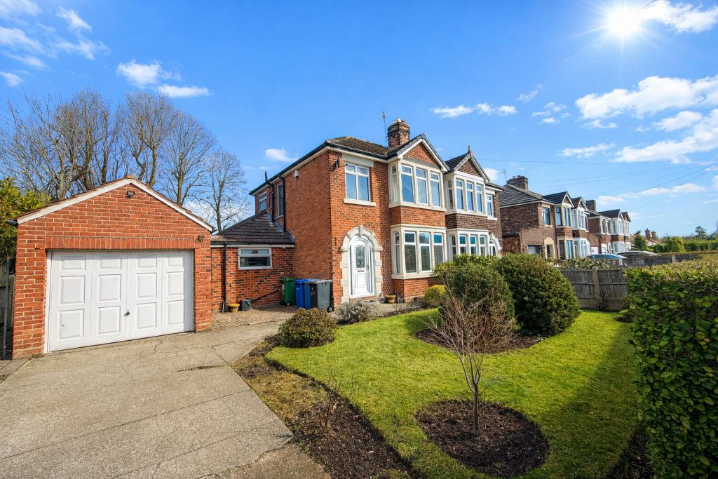 Main image of property: Liverpool Road, Warrington WA5 3PP