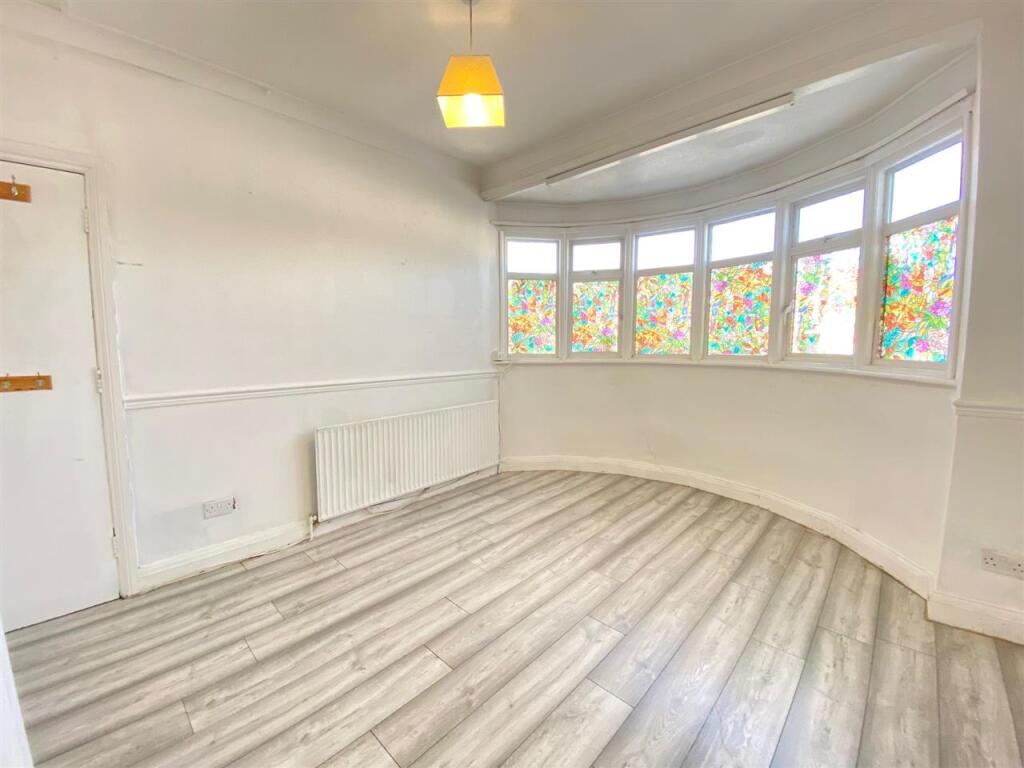 House in London - View 2