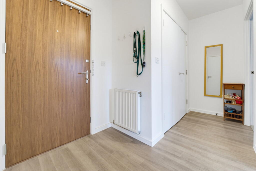 Apartment in Twickenham - More