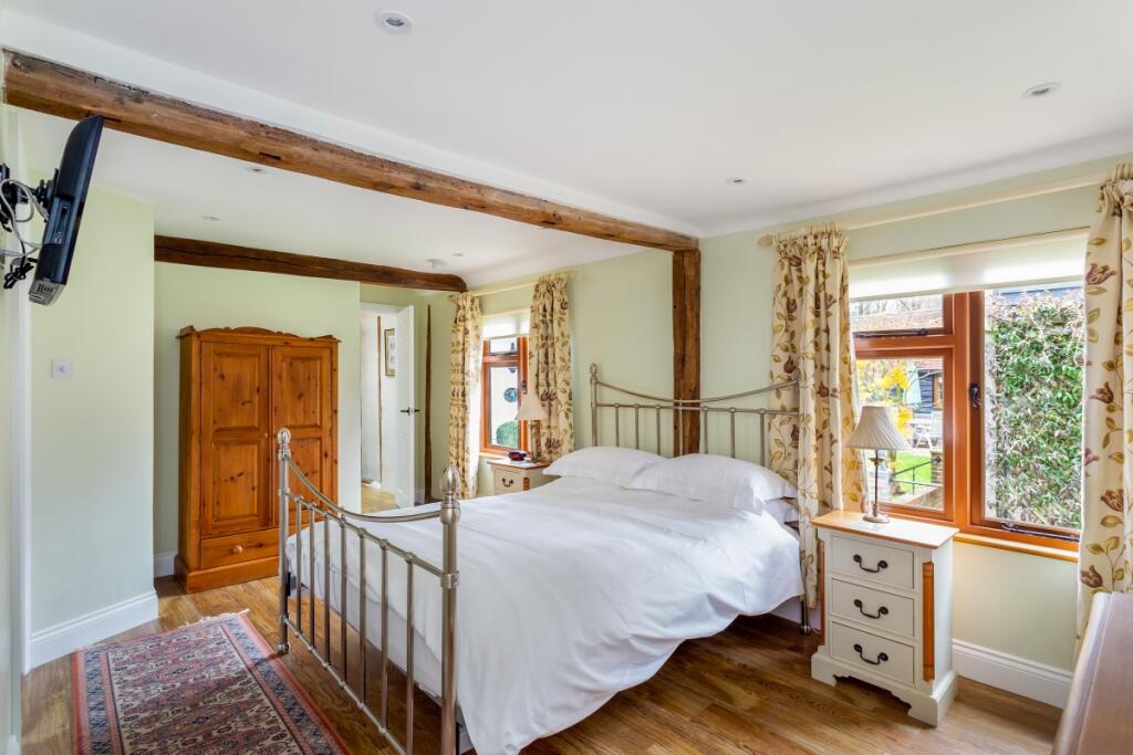 House in Redhill - View 5
