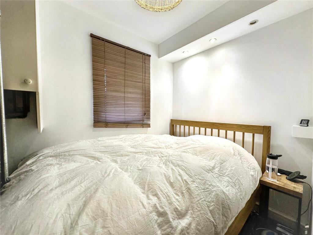 Apartment in London - View 5