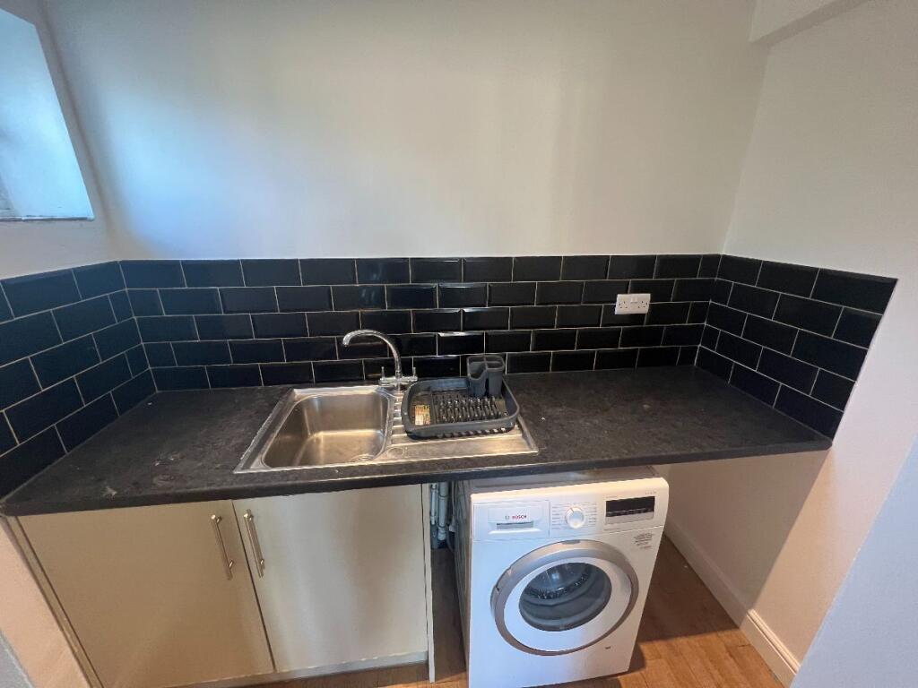 House in Cambridge, Cherry Hinton - More