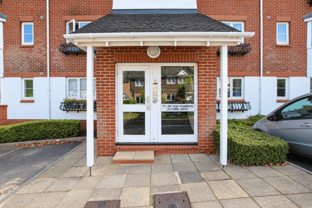 Apartment in Sutton - View 2