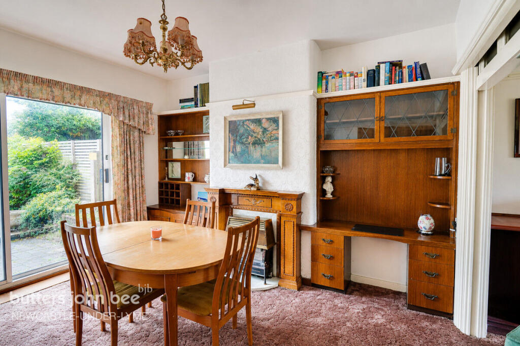 4-bed semi-detached on Greenbank Road, Newcastle, £280,000