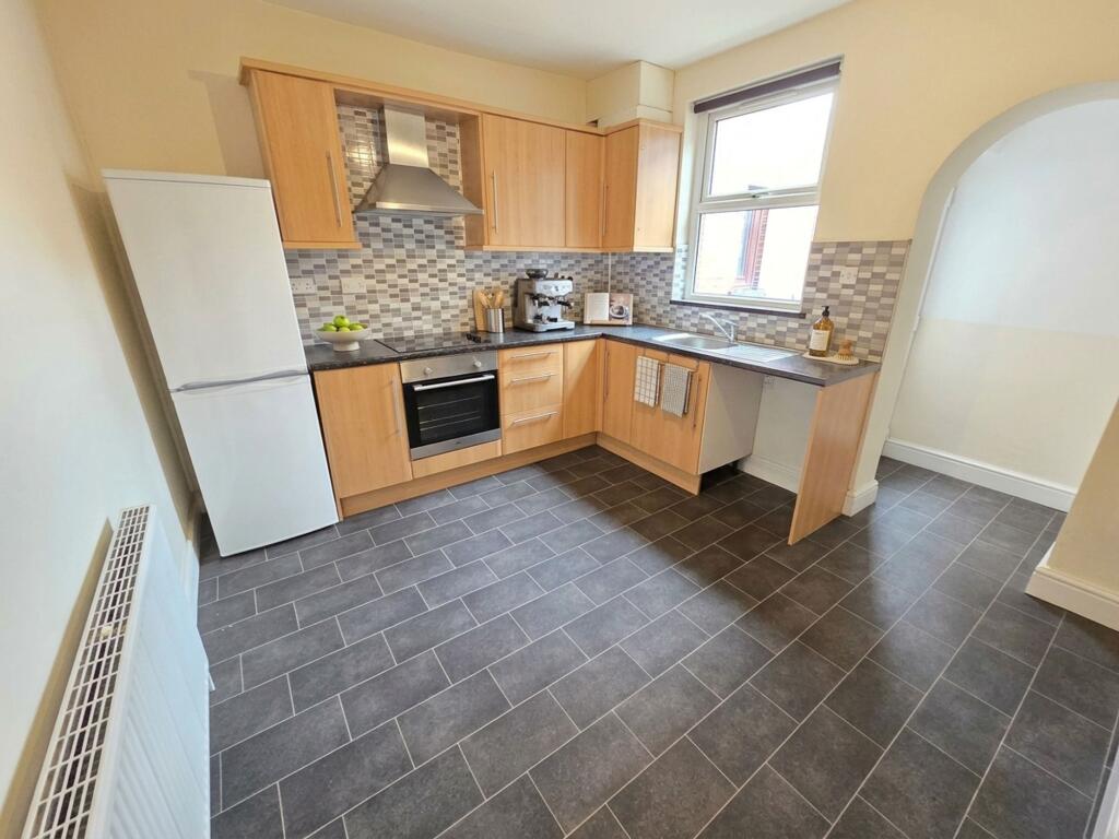 House in Barnsley, Upper Cudworth - View 4