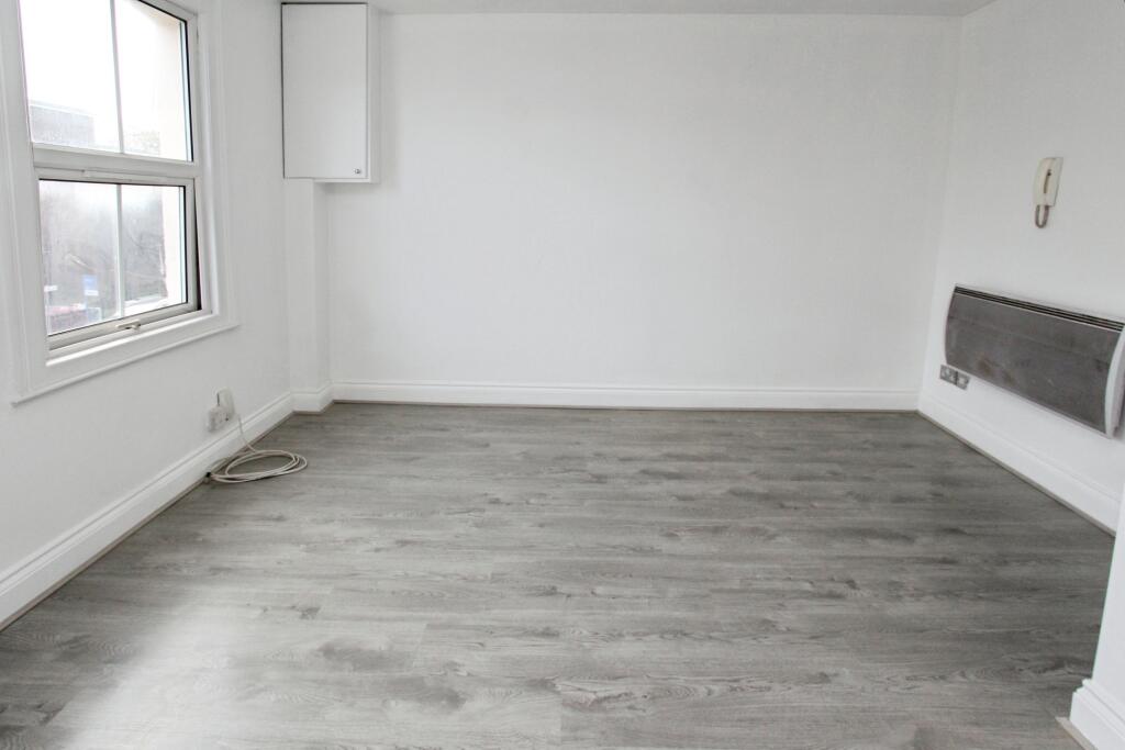 Apartment in Reading, Katesgrove - View 5