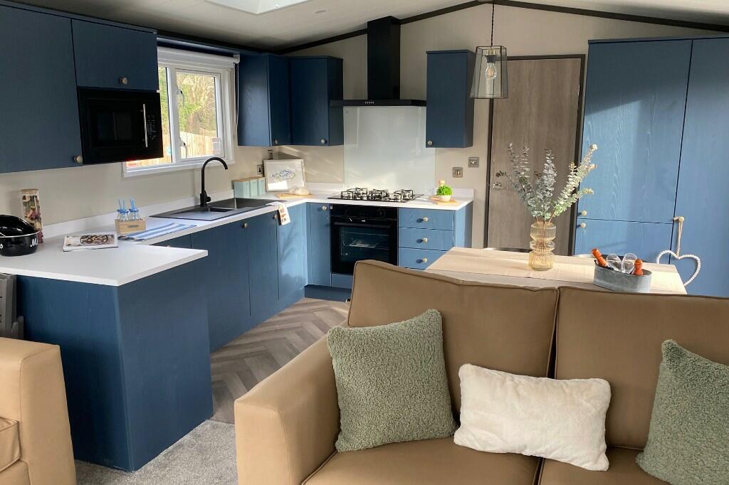 Mawgan Porth, Cornwall, TR8 4BQ photo 2