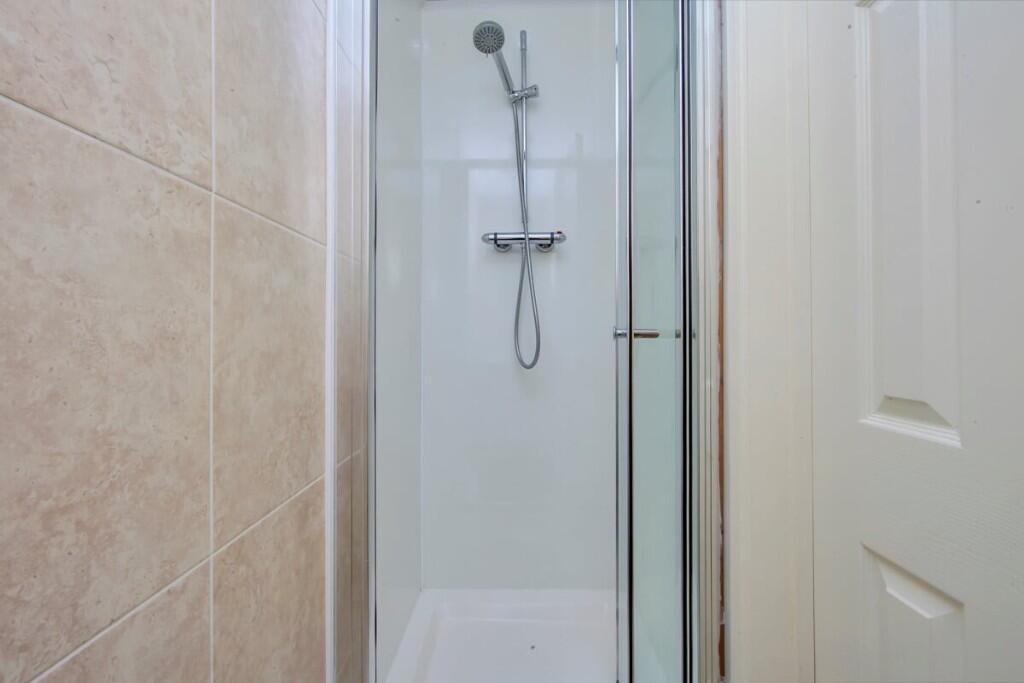 4 bedroom maisonette for rent