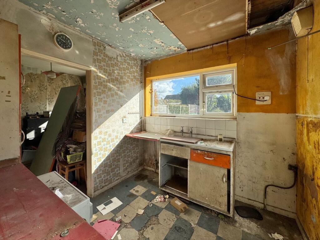 House in Newport - More