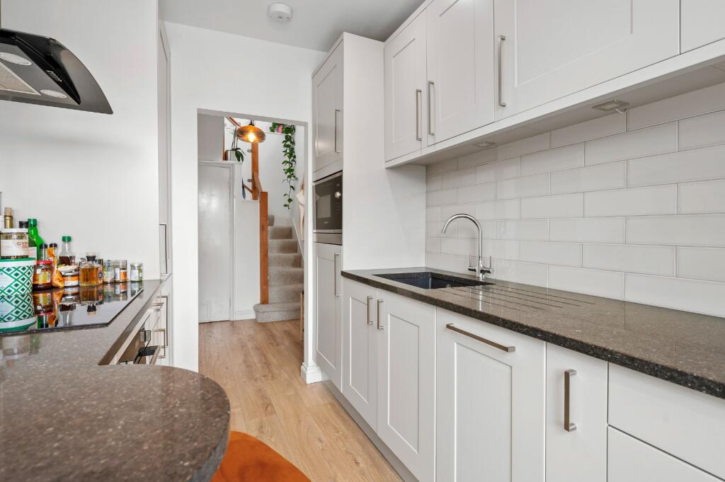 Apartment in London - View 5